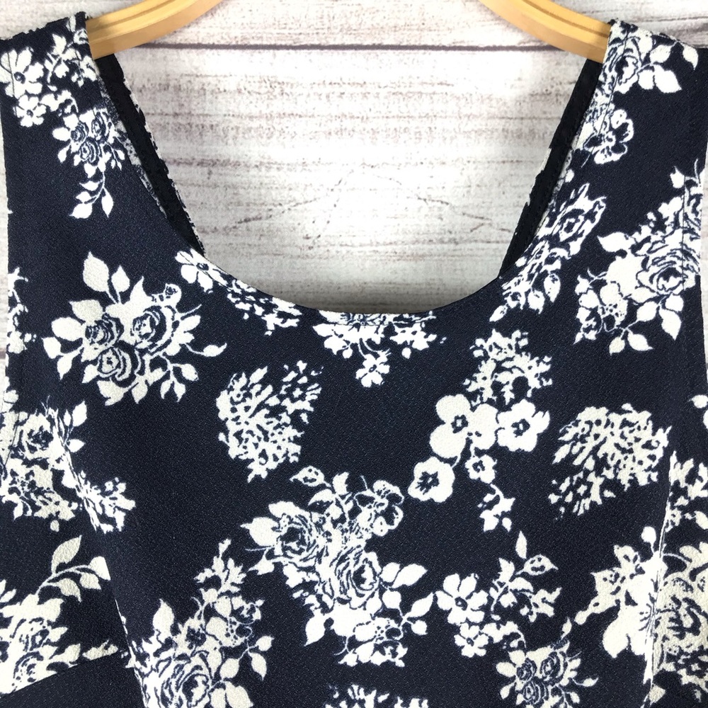 Lush Floral V Back Jumpsuit Romper Dress Shorts XS - Picture 2 of 10